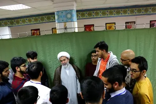 Meet with Scholars